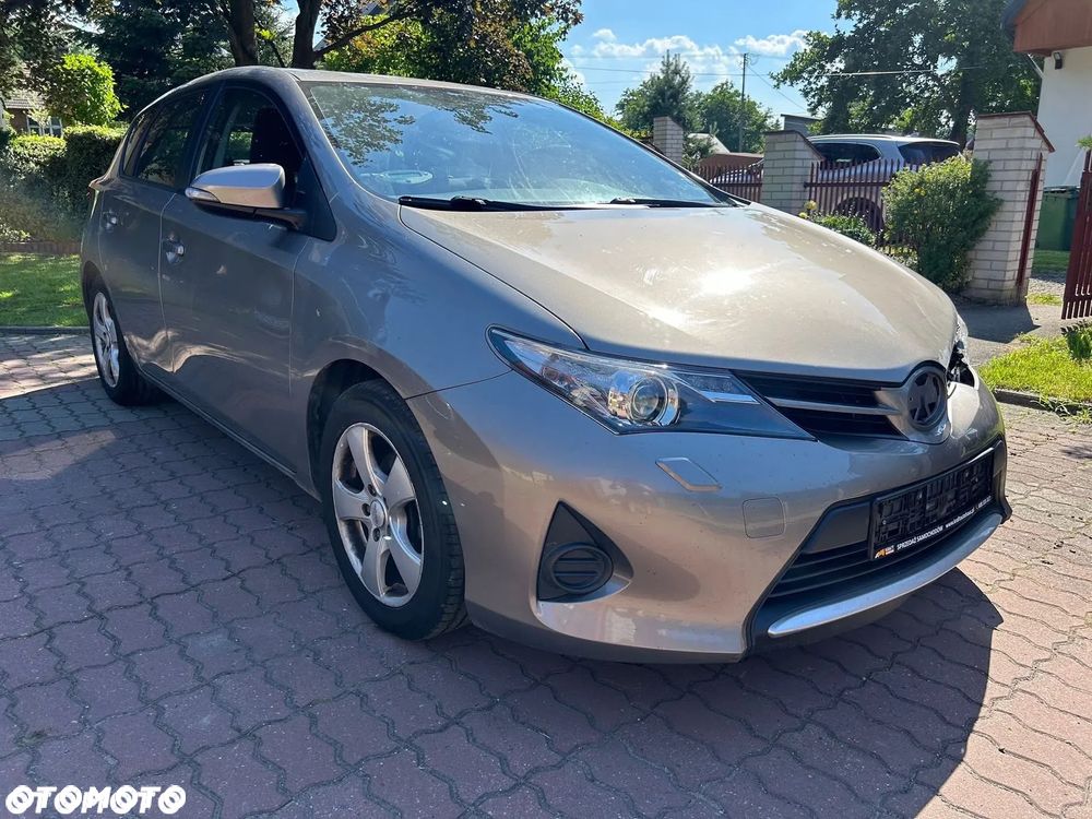 Toyota Auris 1.33 Dual-VVT-i - 1