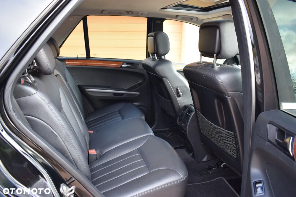 Mercedes-Benz ML - 23