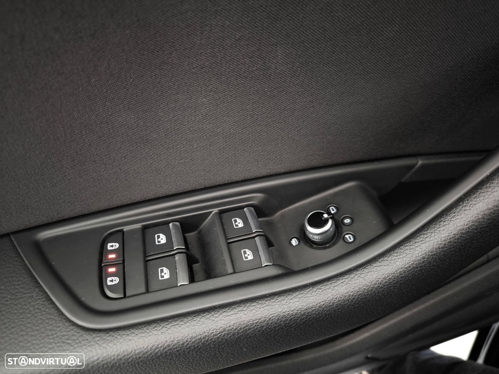 Audi A4 Avant 30 TDI Advanced S tronic - 20