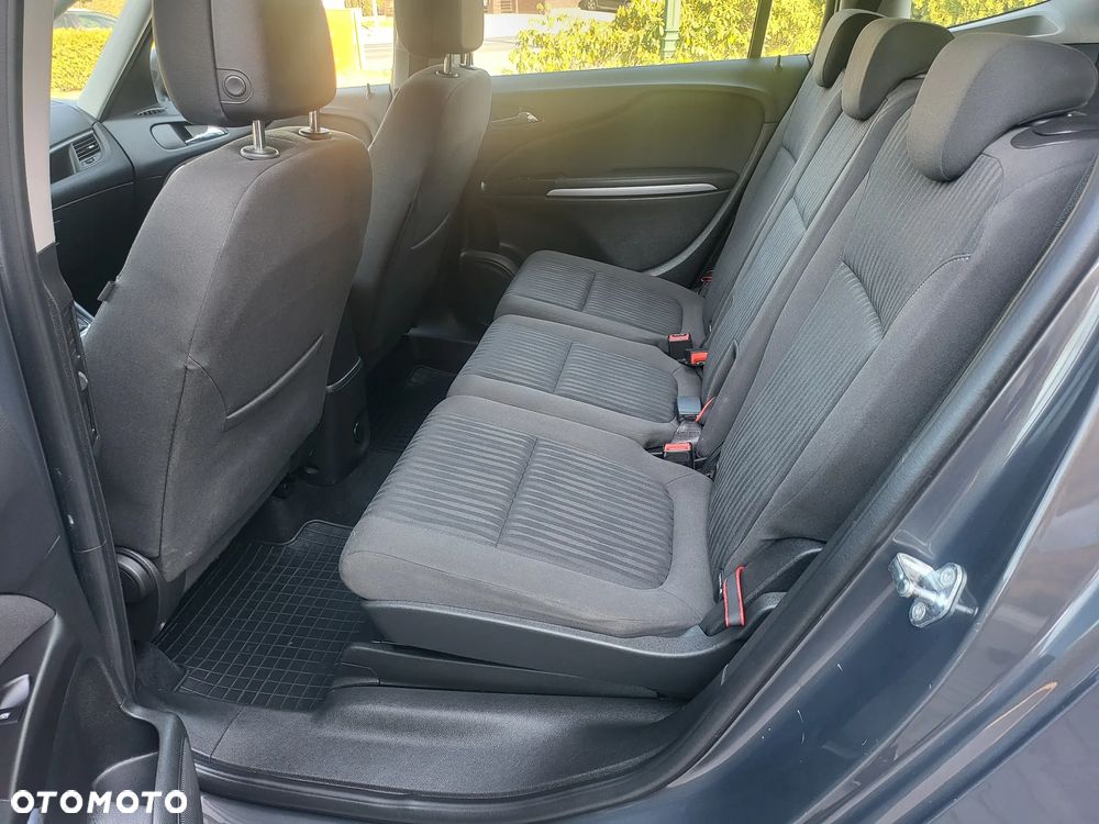 Opel Zafira - 13