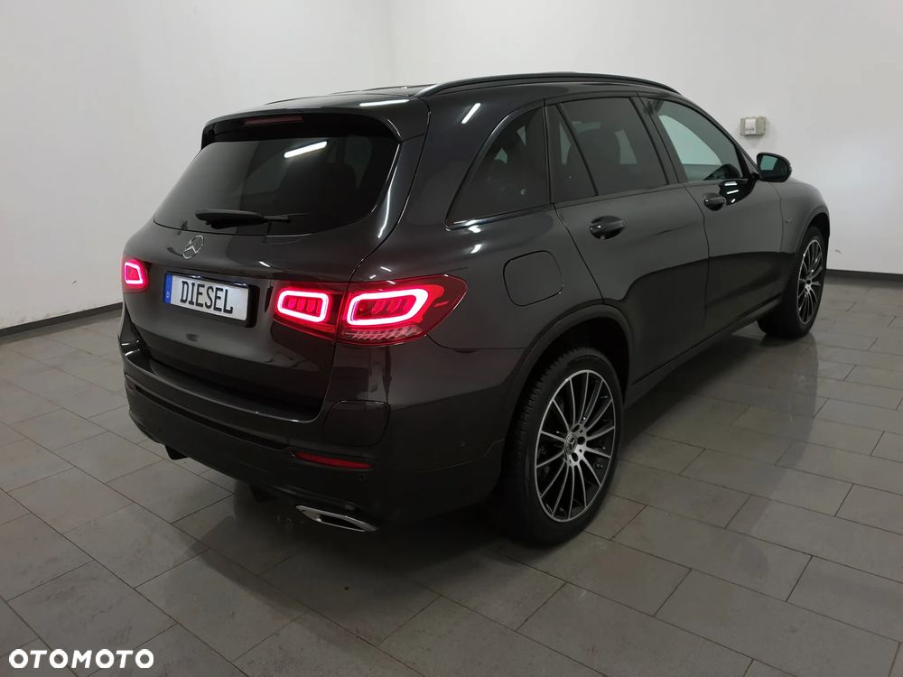 Mercedes-Benz GLC 300 de 4Matic 9G-TRONIC AMG Line Plus - 6
