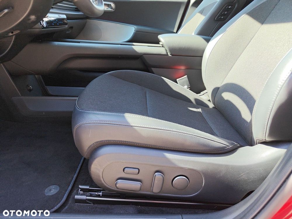 Hyundai IONIQ 6 77kWh Black Edition - 16