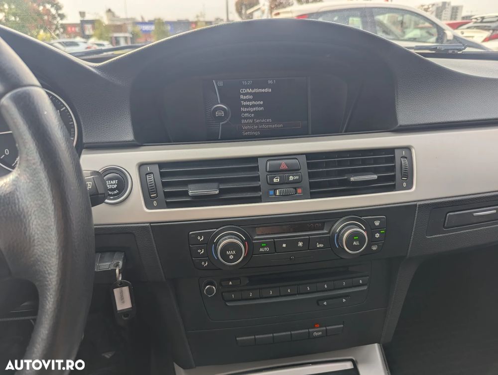 BMW Seria 3 318d Touring - 21