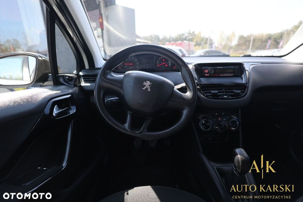 Peugeot 208 - 18