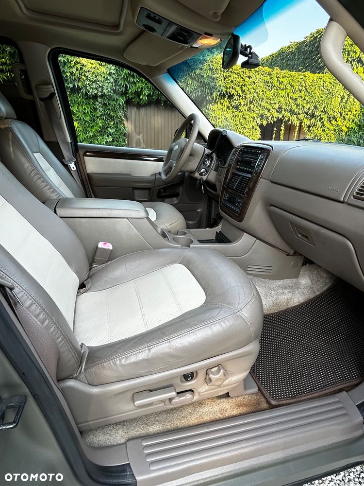 Ford Explorer 4.6 - 22