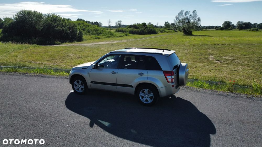 Suzuki Grand Vitara 1.9 DDiS De Luxe - 25