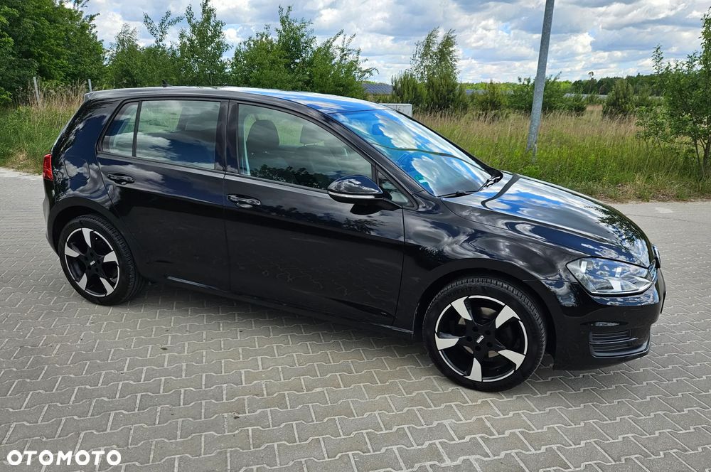 Volkswagen Golf 1.6 TDI BlueMotion Technology Comfortline - 24
