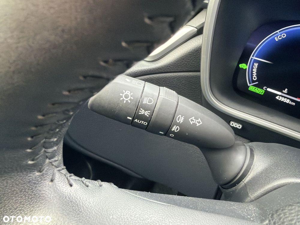 Toyota Corolla Cross 2.0 Hybrid Executive AWD - 18