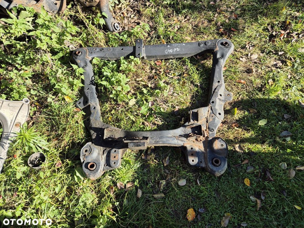 Belka zawieszenia, sanki Toyota Sienna 09-17r przód napęd. - 4