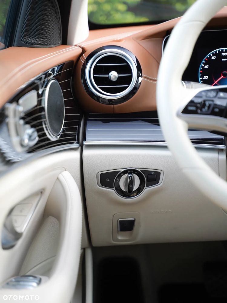 Mercedes-Benz Klasa E 400 d 4-Matic AMG/Avantgarde - 27
