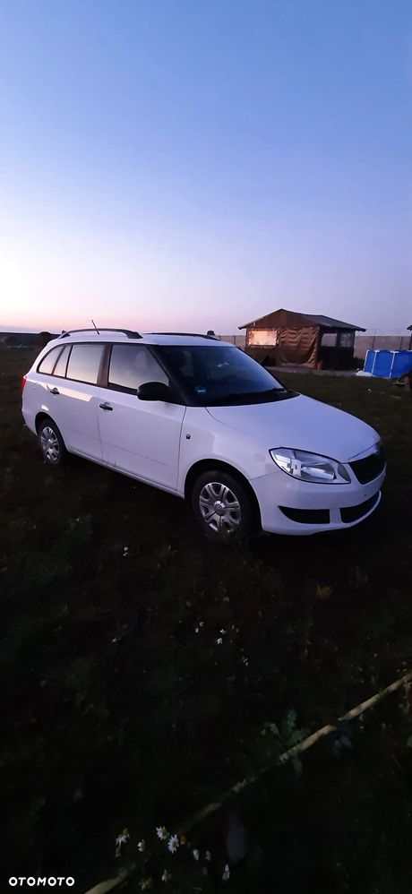 Skoda Fabia ver-1-2-12v-active - 2