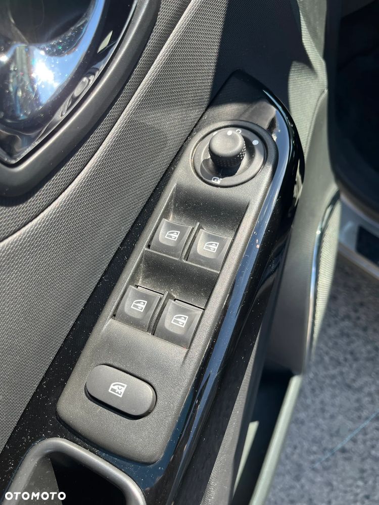 Renault Captur 1.2 TCe Intens EDC - 11