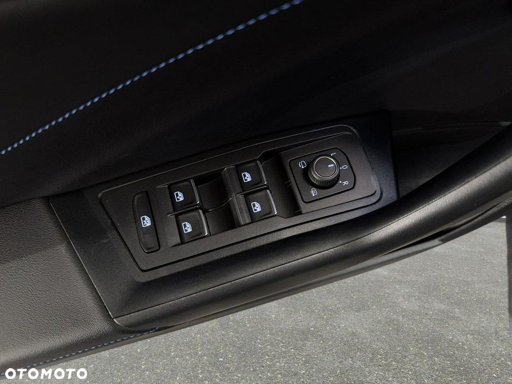 Volkswagen T-Roc - 33