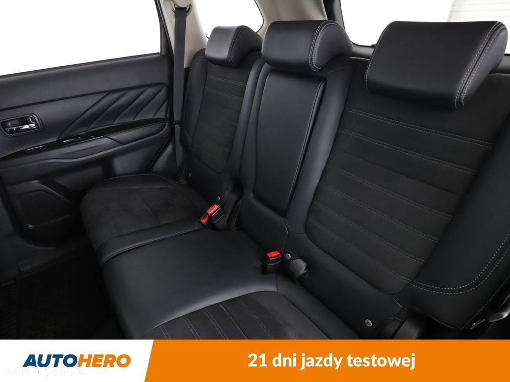 Mitsubishi Outlander - 14