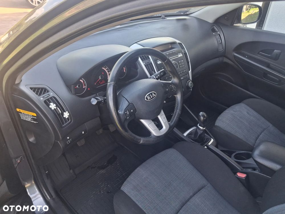 Kia Ceed 1.4 Comfort - 10