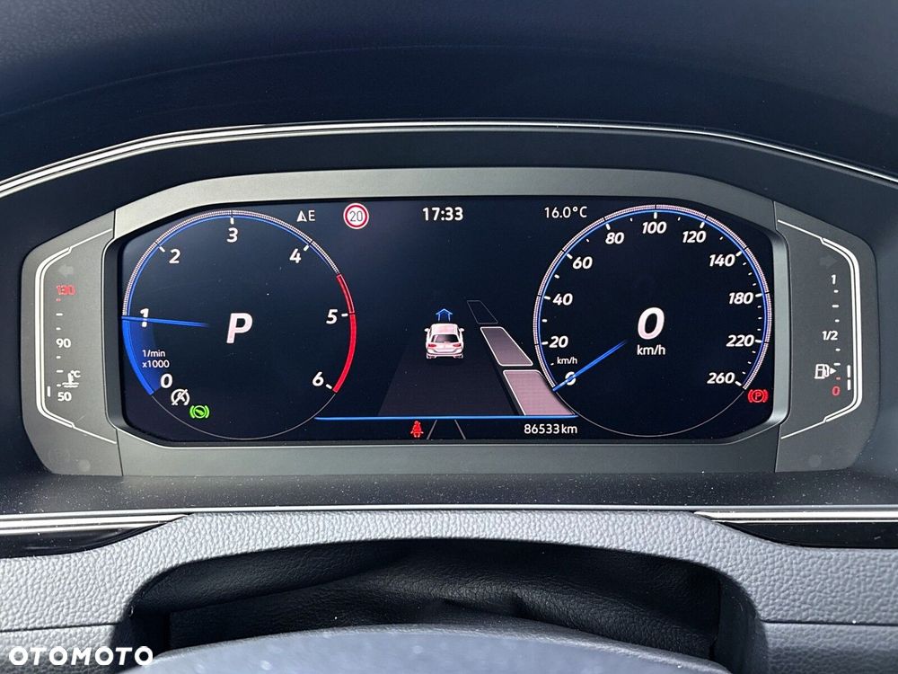 Volkswagen Passat - 16