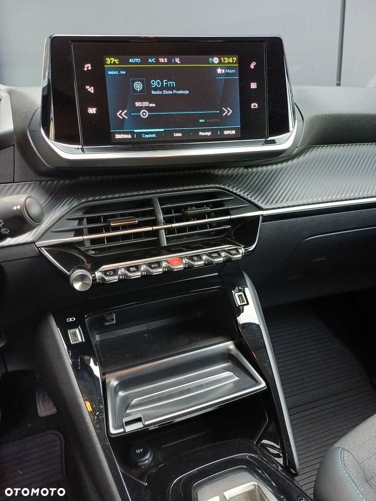 Peugeot 208 - 14