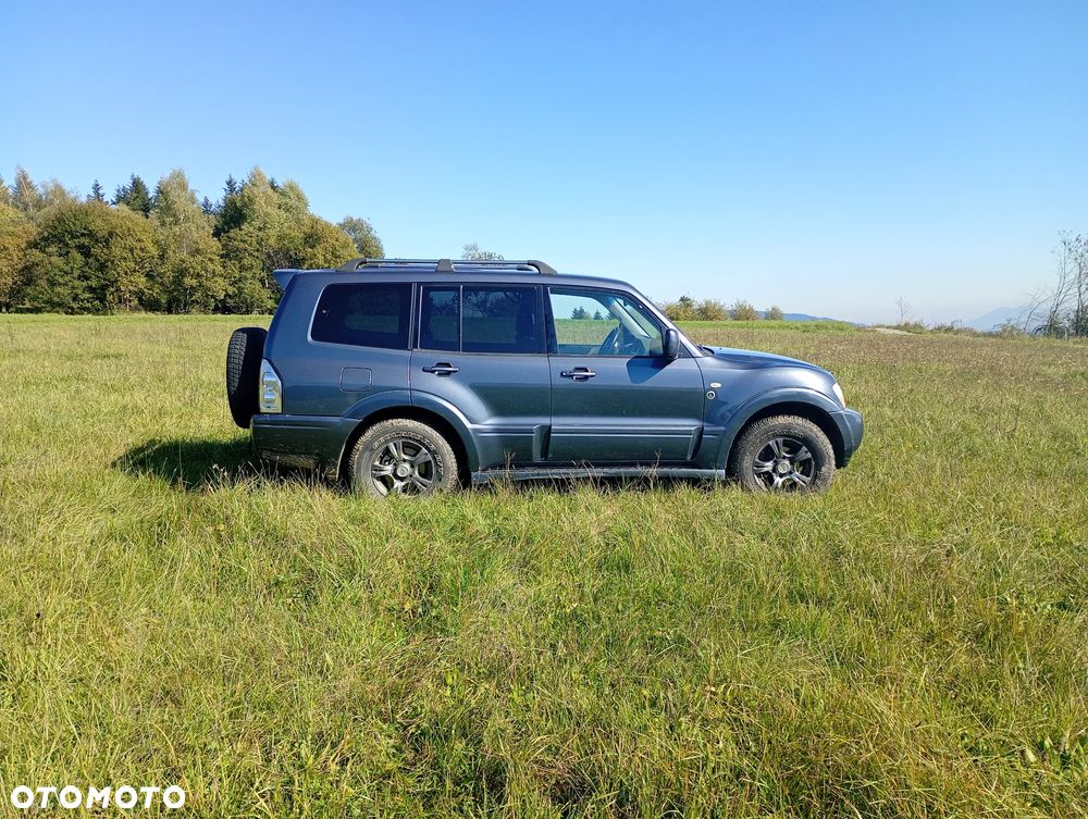 Mitsubishi Pajero - 4