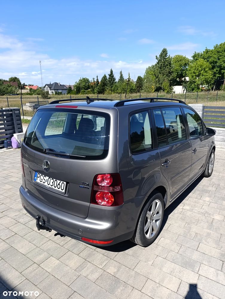 Volkswagen Touran 1.9 TDI DPF BlueMot Trendline - 4
