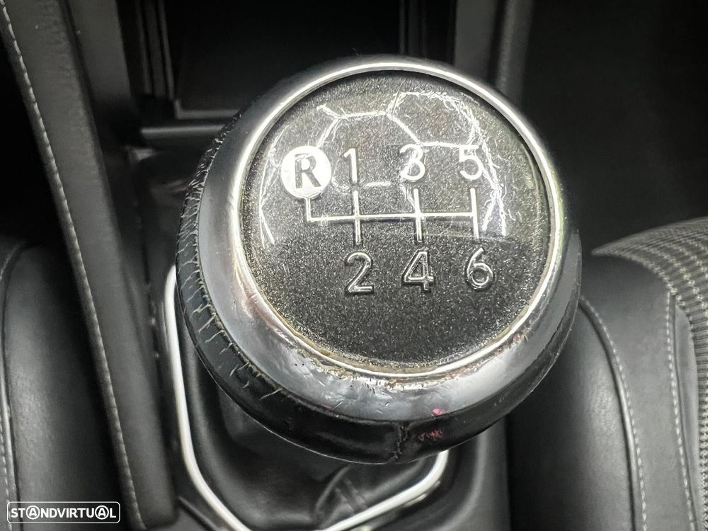 Toyota Auris Touring Sports 1.6 D-4D Exclusive+Navi - 30