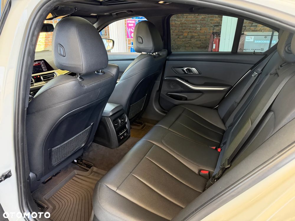 BMW Seria 3 - 15