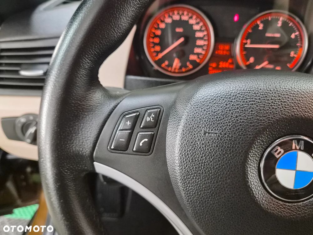 BMW X1 sDrive20d - 33