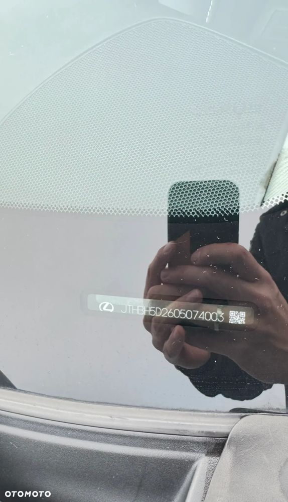 Lexus IS 300h Elegance - 12