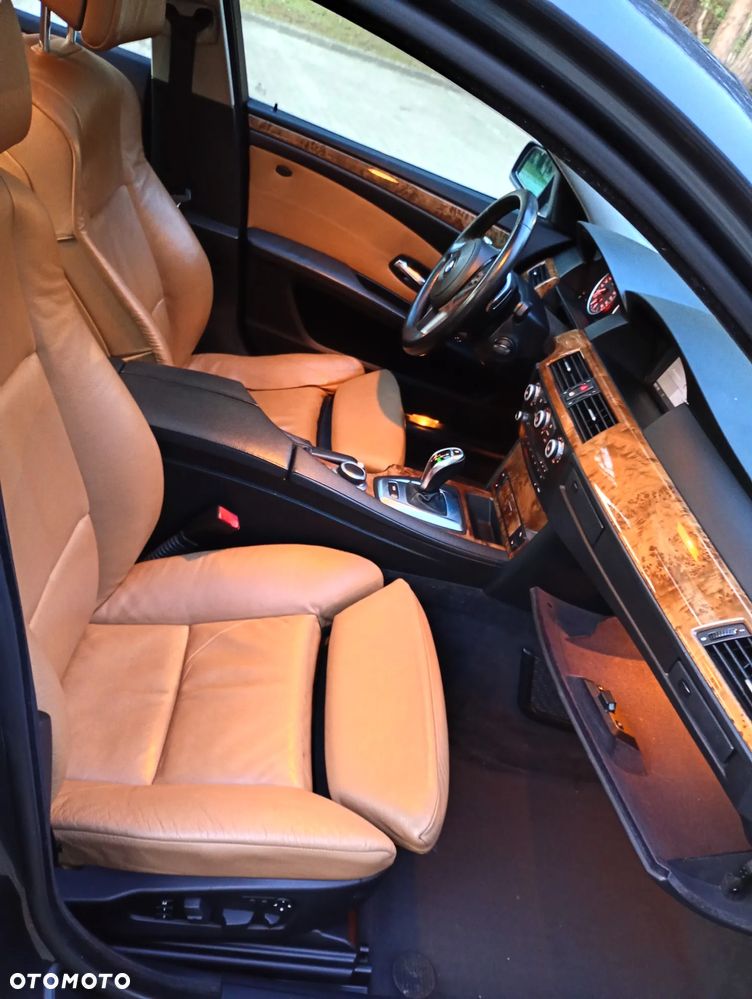 BMW Seria 5 530d Sport-Aut Edition Sport - 13