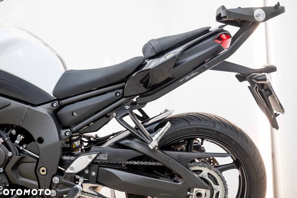 Yamaha FZ8 - 16