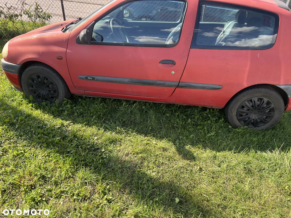 Renault Clio - 2