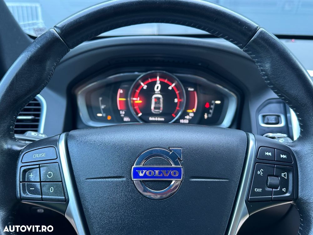 Volvo XC 60 D4 Geartronic Momentum - 18