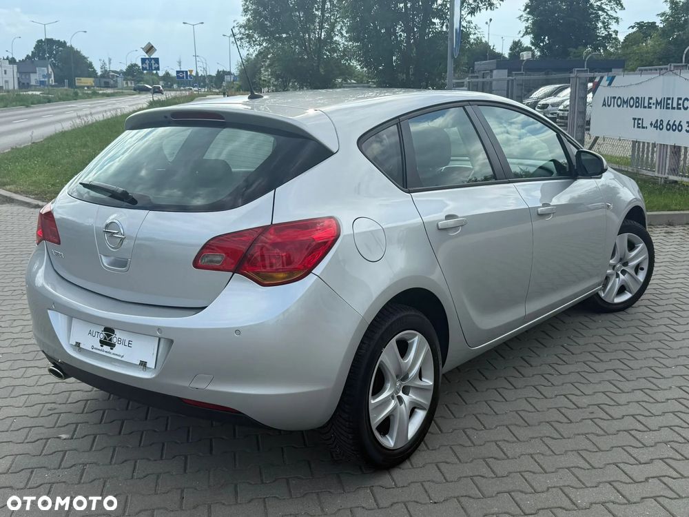 Opel Astra 1.4 Turbo - 4
