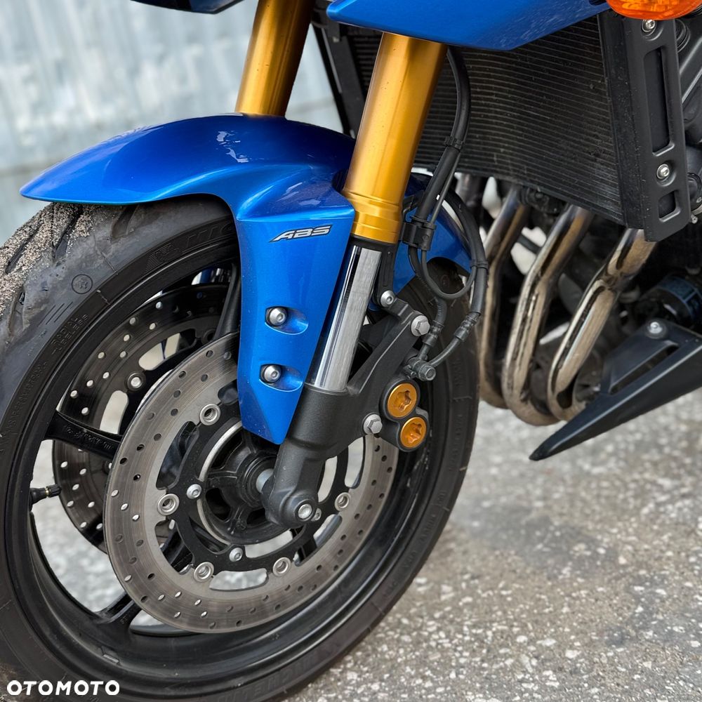 Yamaha FZ8 - 17