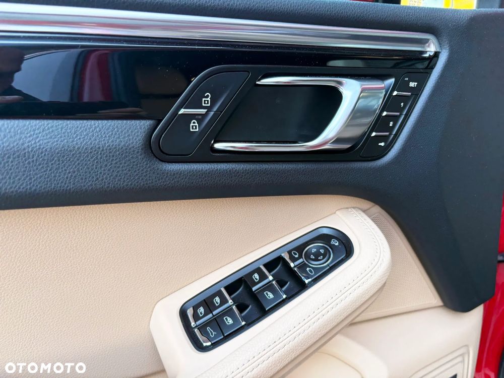 Porsche Macan - 29