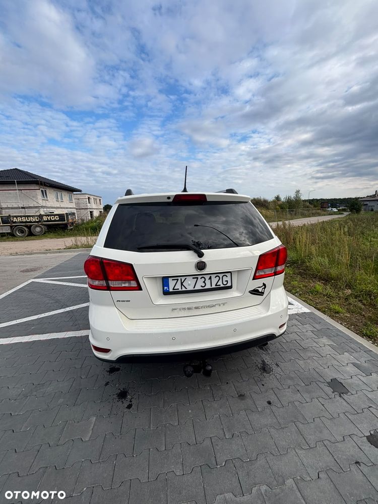 Fiat Freemont 2.0 Multijet Lounge AWD - 4
