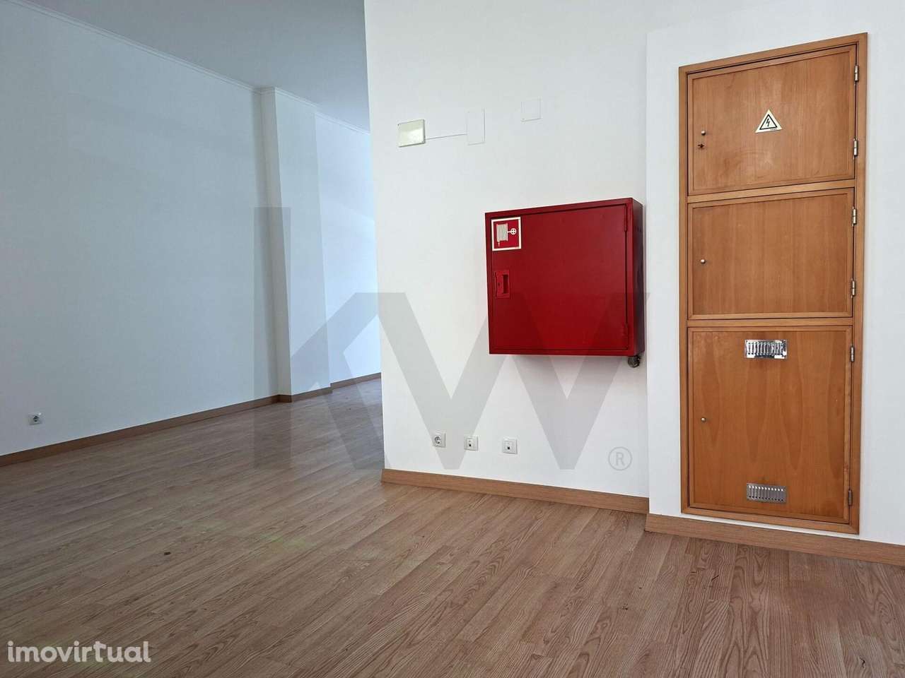 Loja em Santo António dos Cavaleiros - O espaço certo para fazer cresc - Grande imagem: 5/18