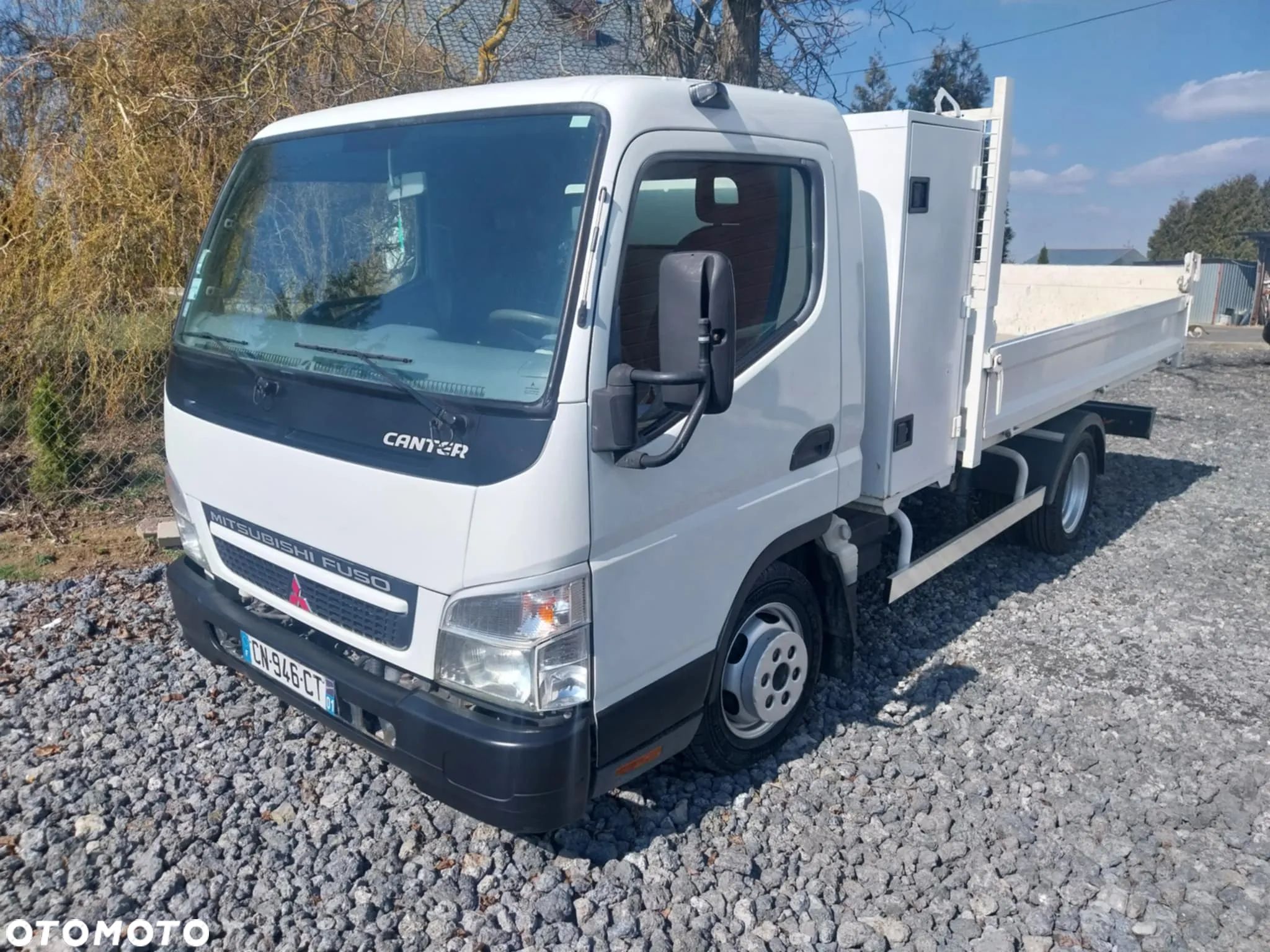 Mitsubishi Canter Fuso - 1