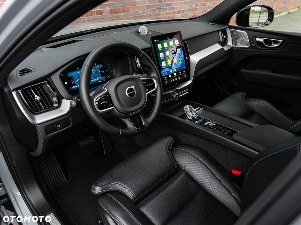 Volvo XC 60 B5 B AWD Plus Dark - 22