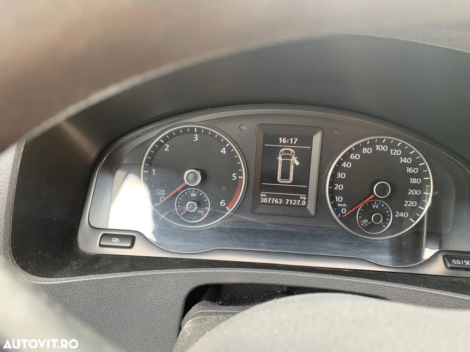 Volkswagen Caravelle - 2