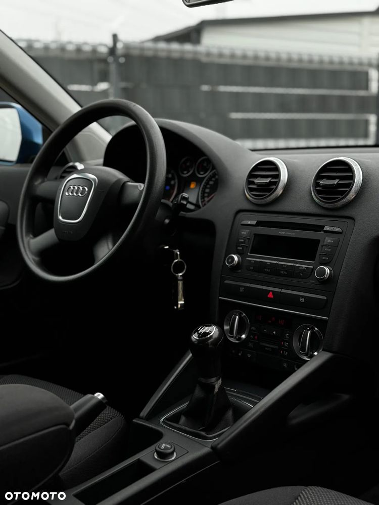 Audi A3 Sportback 1.6 Ambition - 12