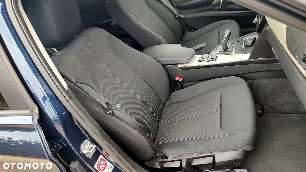 BMW Seria 3 - 35