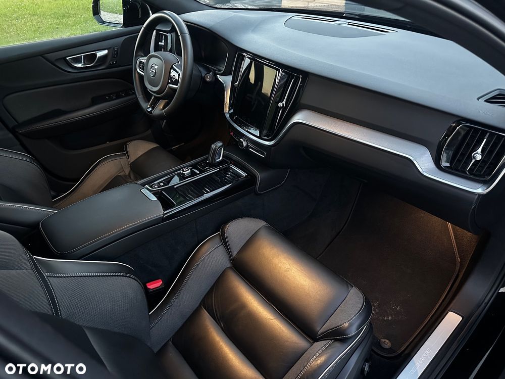 Volvo V60 T6 AWD Recharge Geartronic RDesign - 34