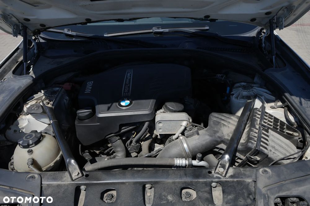 BMW Seria 5 520i - 19
