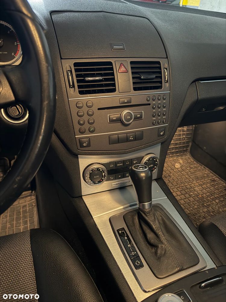 Mercedes-Benz Klasa C 220 CDI BlueEff 4-Matic Avantgarde - 15