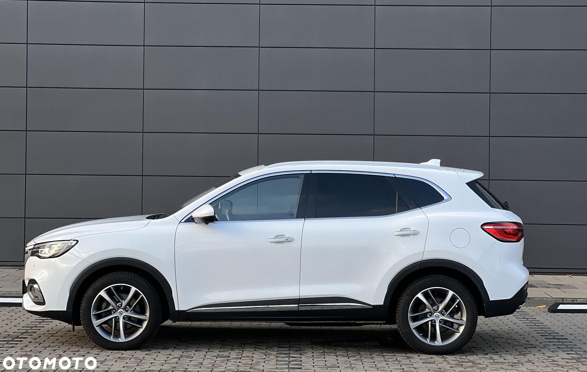 MG EHS 1.5T-GDI PHEV Luxury - 10
