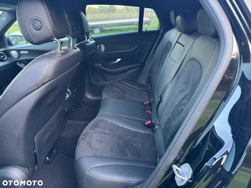 Mercedes-Benz GLC 250 d 4Matic 9G-TRONIC AMG Line - 17