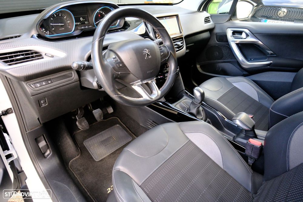 Peugeot 2008 1.2 PureTech Allure - 7