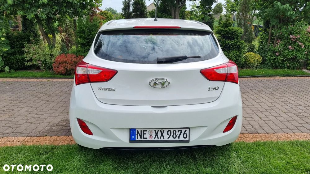 Hyundai i30 1.4 Intro Edition - 13