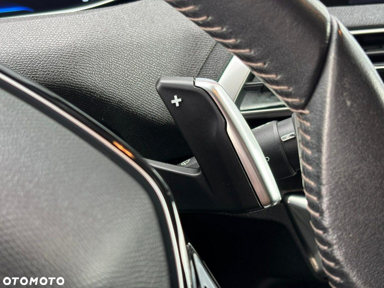 Peugeot 3008 1.2 PureTech Active S&S EAT6 - 21