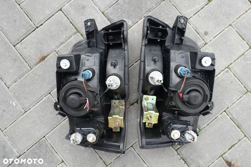 LAMPA LEWY  PRZÓD SUZUKI CARRY - 2